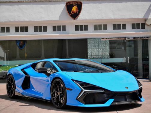 2024 Lamborghini Revuelto Base