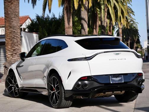 2025 Aston Martin DBX 707