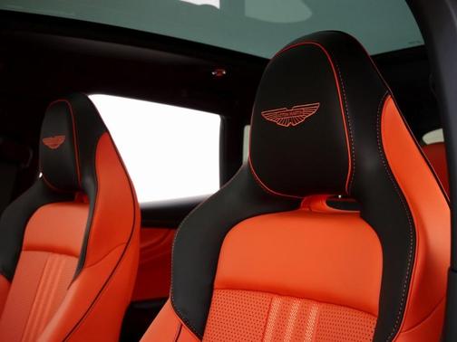 2025 Aston Martin DBX 707