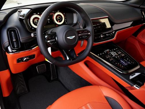 2025 Aston Martin DBX 707
