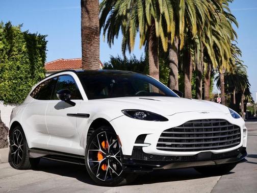2025 Aston Martin DBX 707