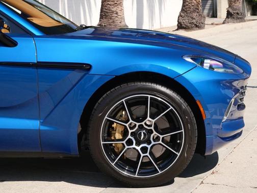 2024 Aston Martin DBX 