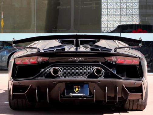 2021 Lamborghini Aventador SVJ