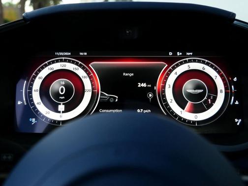2025 Aston Martin DBX 707