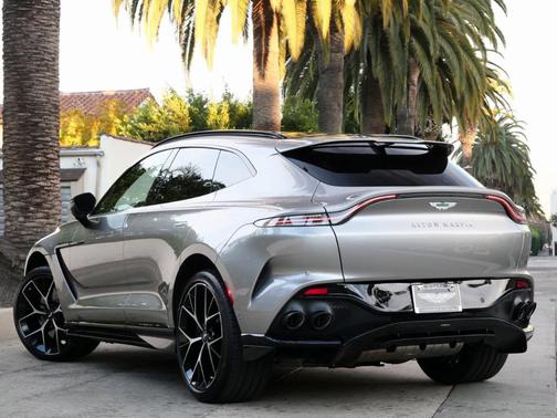 2025 Aston Martin DBX 707