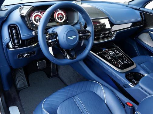 2025 Aston Martin DBX 707