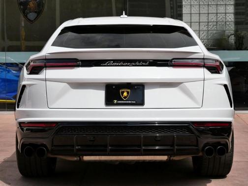 2022 Lamborghini Urus Graphite Capsule