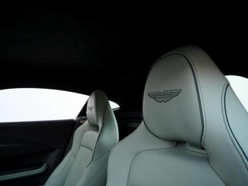 2025 Aston Martin Vantage Base