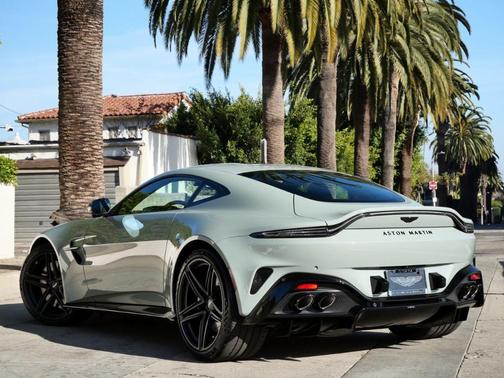 2025 Aston Martin Vantage Base