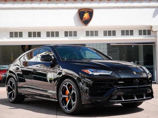 2020 Lamborghini Urus Base