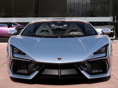 2025 Lamborghini Revuelto