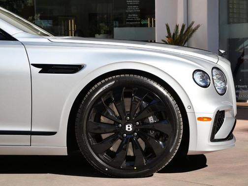 2026 Bentley Flying Spur 
