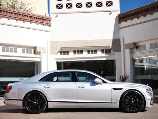 2026 Bentley Flying Spur 