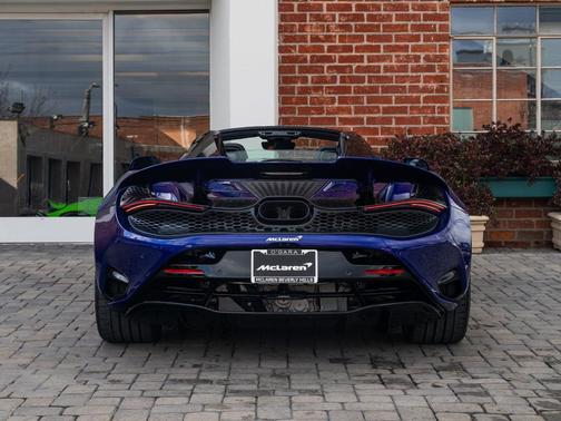2026 McLaren 750S 