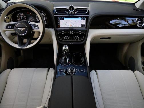 2024 Bentley Bentayga 