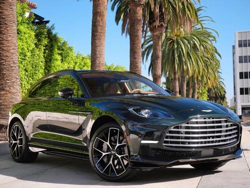 2026 Aston Martin DBX 707