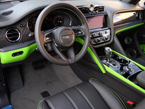 2025 Bentley Bentayga S Black Edition