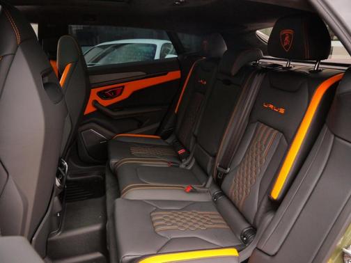2024 Lamborghini Urus S