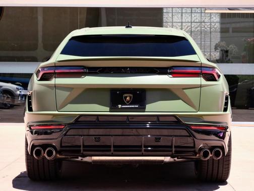 2024 Lamborghini Urus S