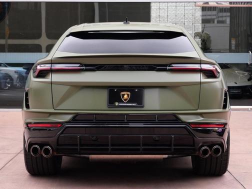 2024 Lamborghini Urus S