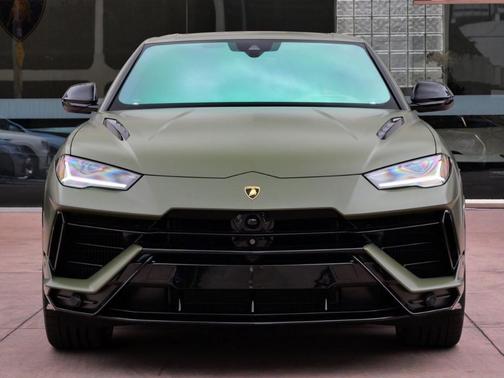 2024 Lamborghini Urus S