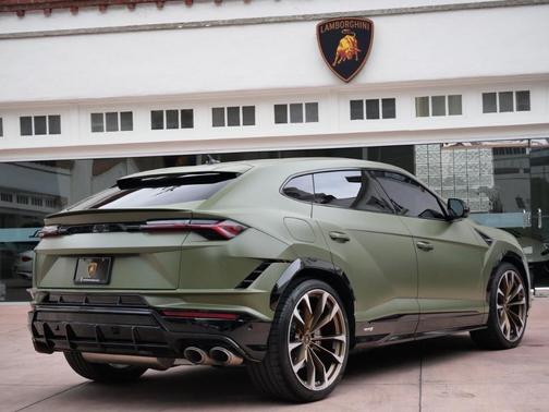 2024 Lamborghini Urus S