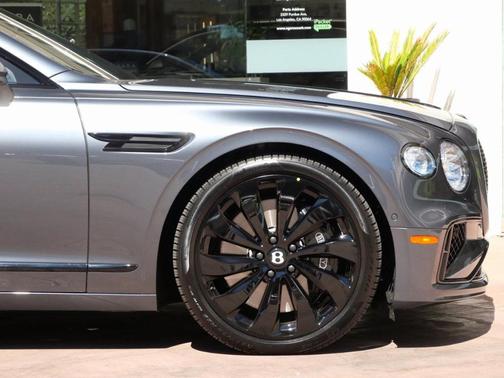 2026 Bentley Flying Spur 