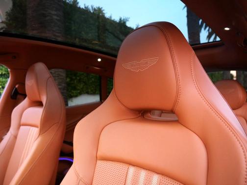 2026 Aston Martin DBX 707