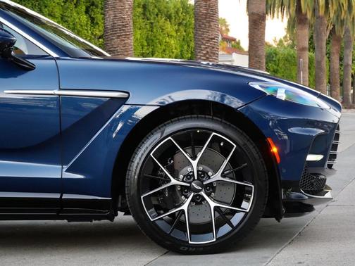 2026 Aston Martin DBX 707