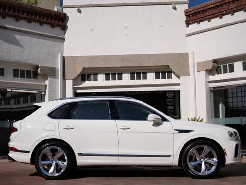 2025 Bentley Bentayga Hybrid V6