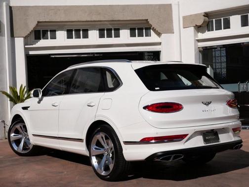 2025 Bentley Bentayga Hybrid V6