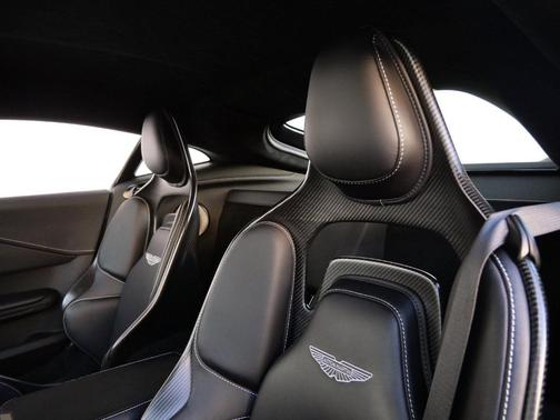 2025 Aston Martin Vantage Base