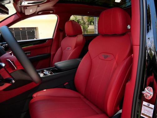 2024 Bentley Bentayga 