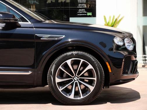2025 Bentley Bentayga Hybrid V6