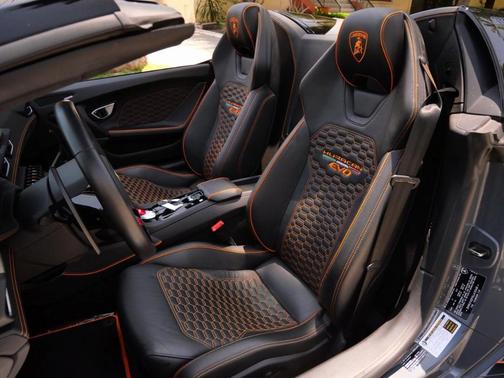 2020 Lamborghini Huracan EVO Base