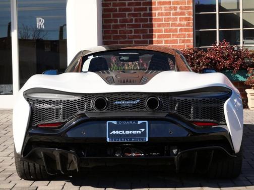 2023 McLaren Artura Performance