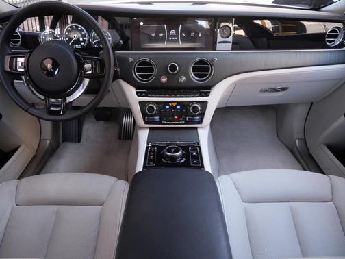 2022 Rolls-Royce Ghost 