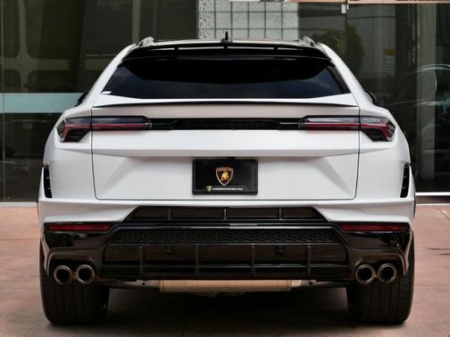 2024 Lamborghini Urus S