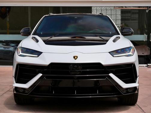 2024 Lamborghini Urus S
