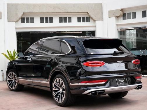 2023 Bentley Bentayga Azure