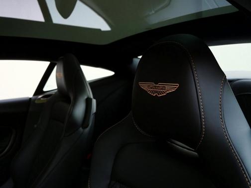 2025 Aston Martin DB12