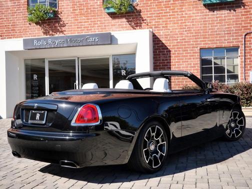 2018 Rolls-Royce Dawn Base