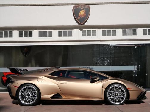 2024 Lamborghini Huracan STO