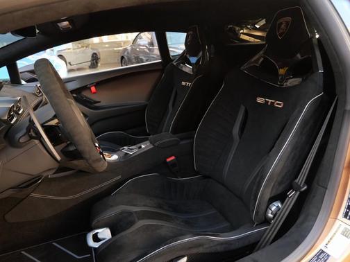 2024 Lamborghini Huracan STO