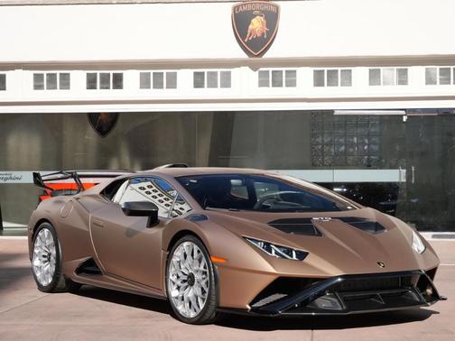 2024 Lamborghini Huracan STO