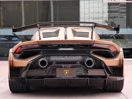2024 Lamborghini Huracan STO