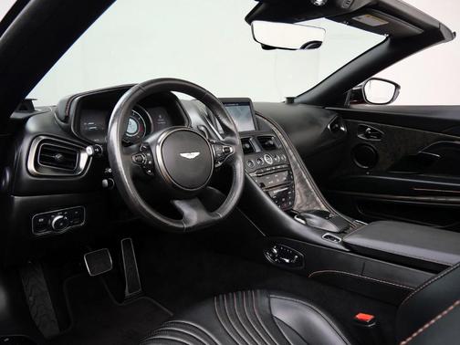 2021 Aston Martin DB11 Volante