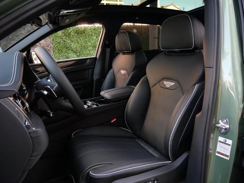 2025 Bentley Bentayga S Black Edition