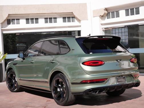 2025 Bentley Bentayga S Black Edition