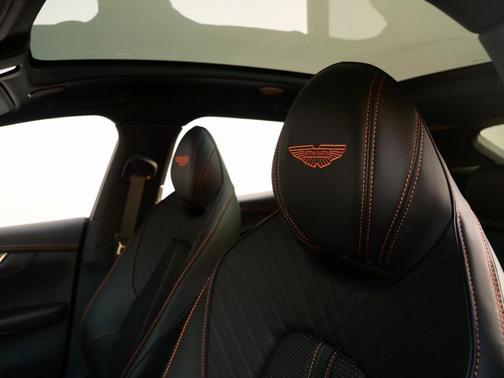 2025 Aston Martin DBX 707